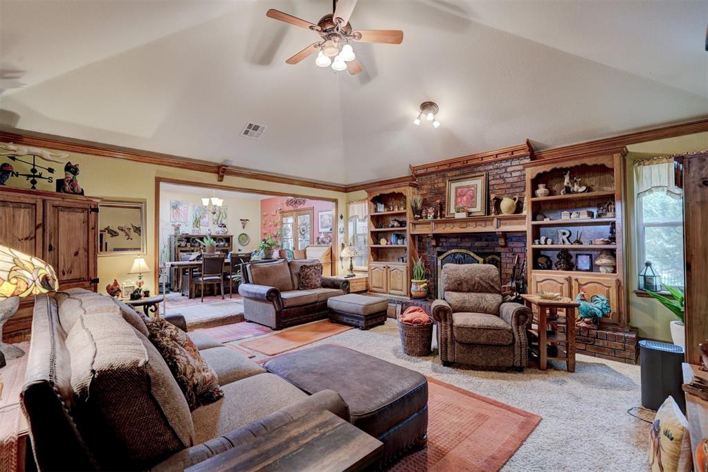10113 Forest Lane Property Photo 9