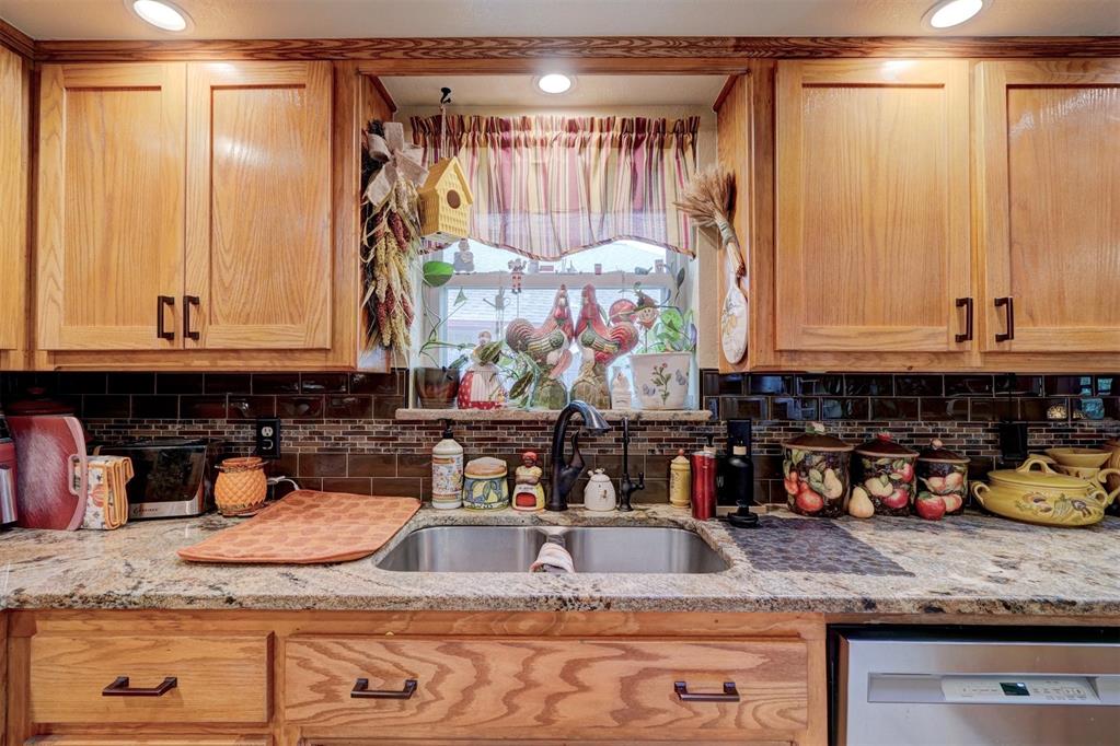 10113 Forest Lane Property Photo 18