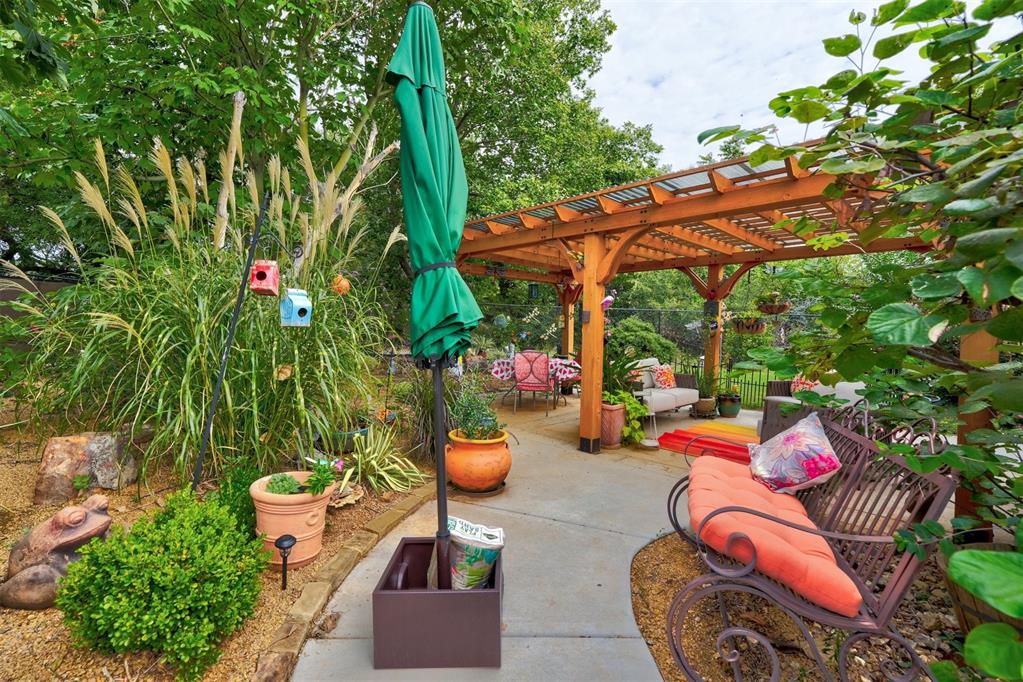 10113 Forest Lane Property Photo 32