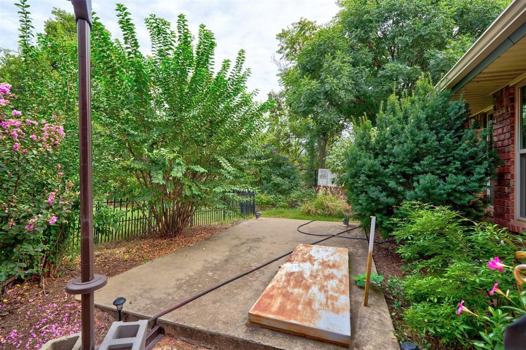 10113 Forest Lane Property Photo 44