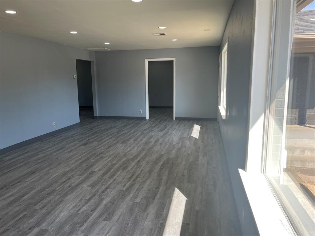 4409 N Meridian Avenue Property Photo 6