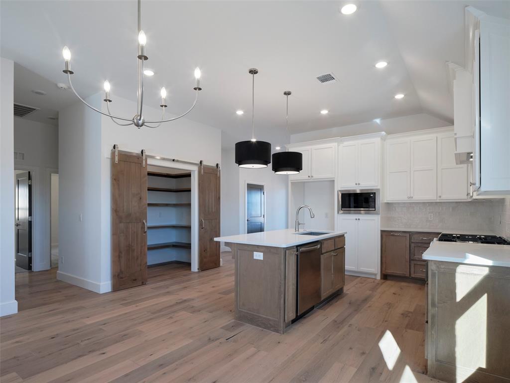 1218 Flint Hills Street Property Photo 8