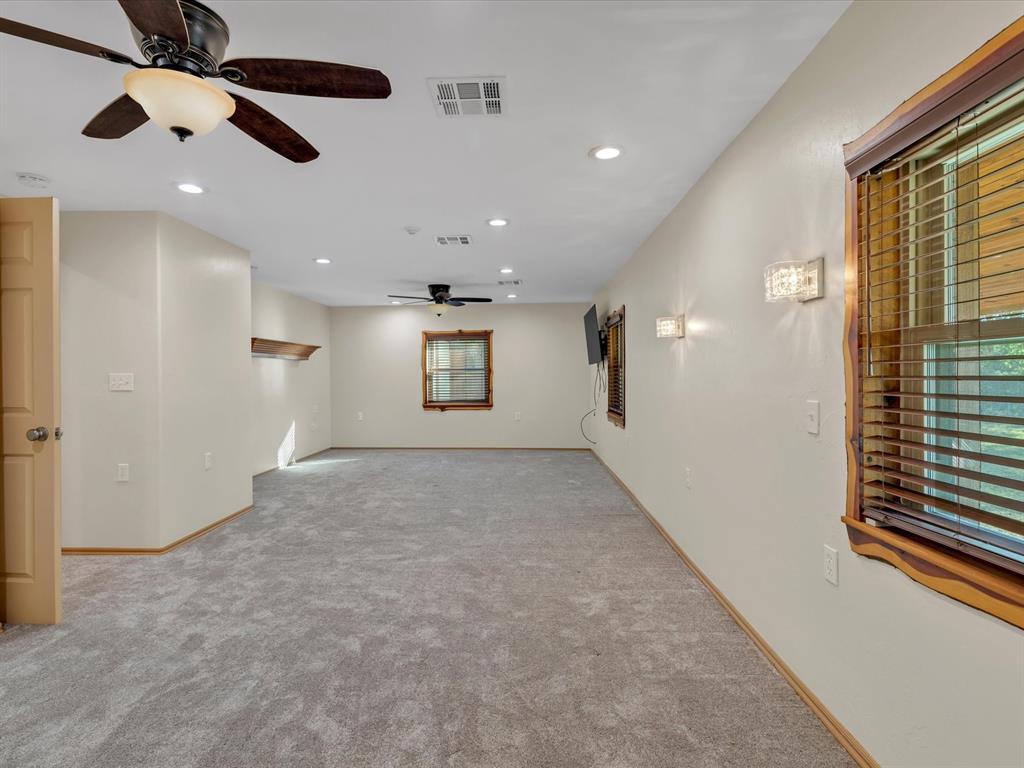 712 S Saint Paul Avenue Property Photo 16