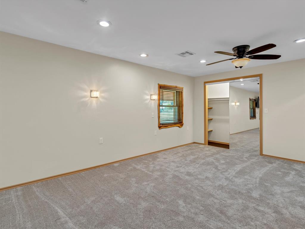 712 S Saint Paul Avenue Property Photo 17