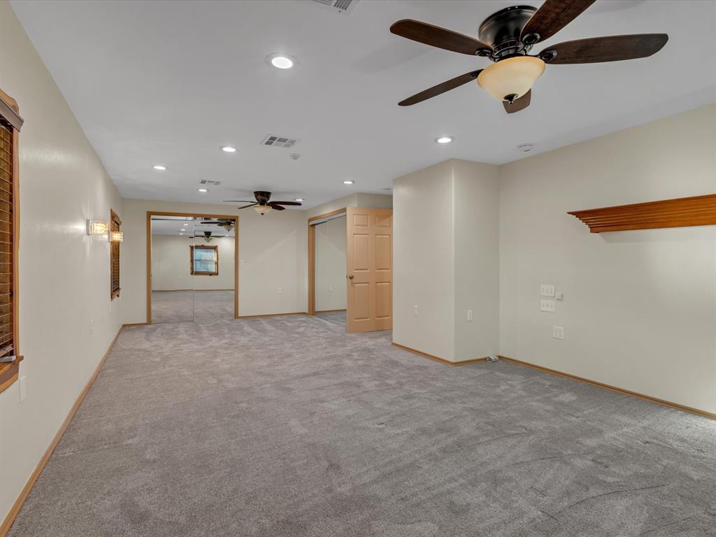 712 S Saint Paul Avenue Property Photo 18
