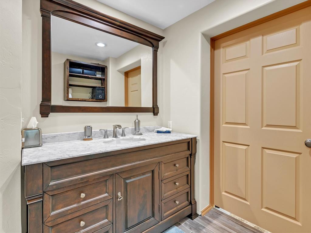 712 S Saint Paul Avenue Property Photo 20