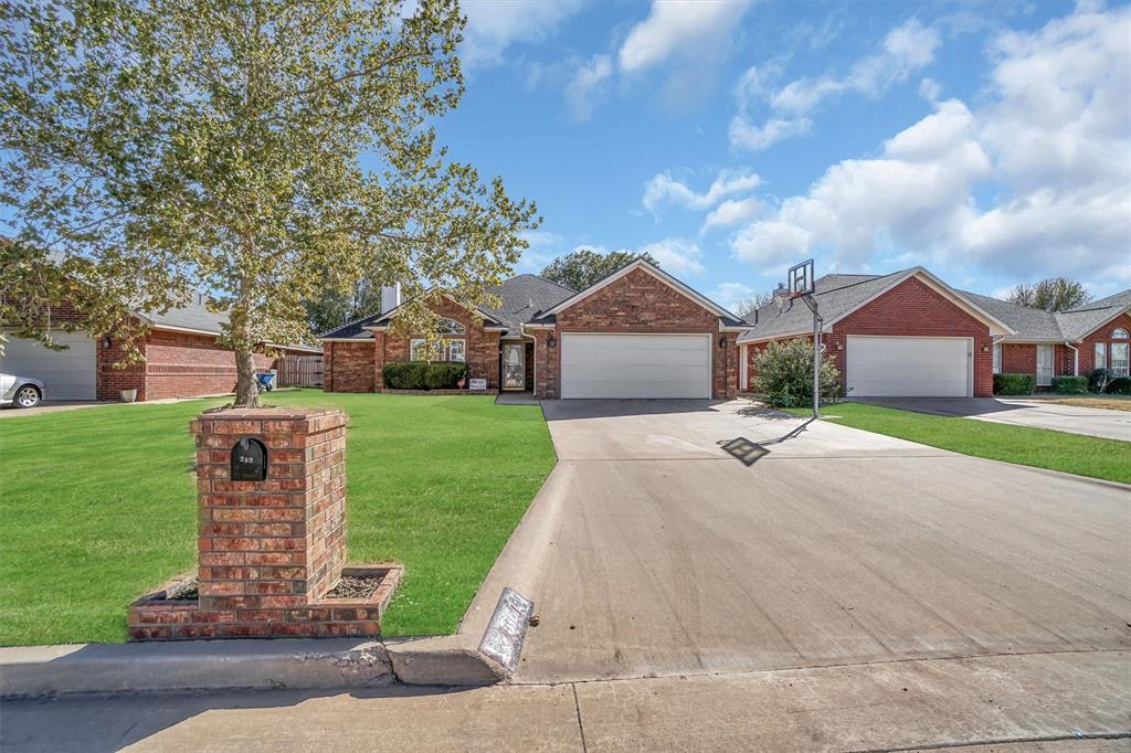 516 S Quail Run Property Photo 4