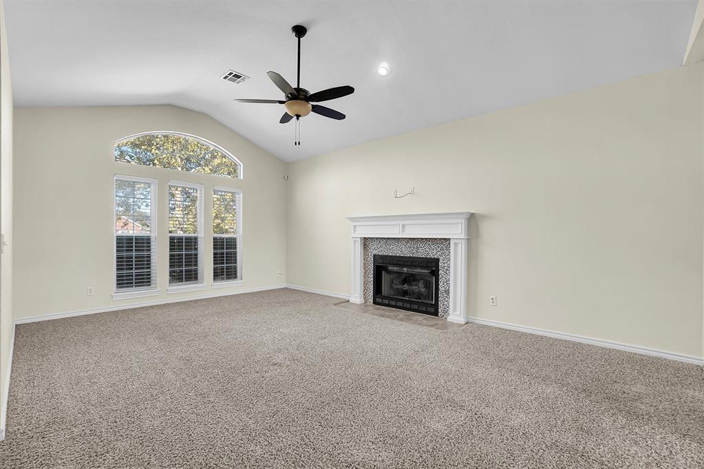 516 S Quail Run Property Photo 9