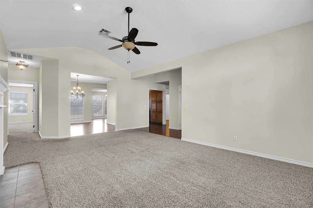 516 S Quail Run Property Photo 11