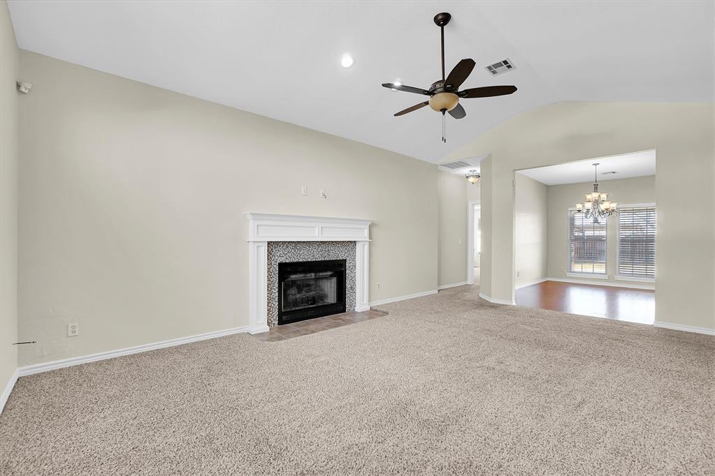 516 S Quail Run Property Photo 12