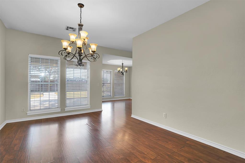 516 S Quail Run Property Photo 13