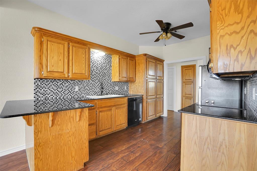 516 S Quail Run Property Photo 18