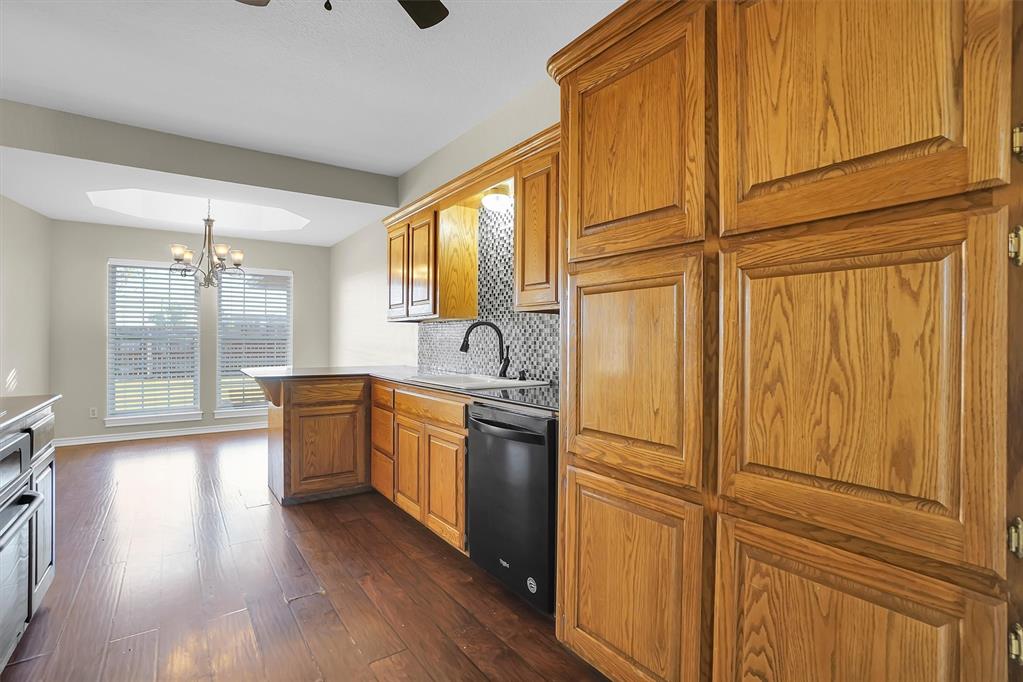 516 S Quail Run Property Photo 24