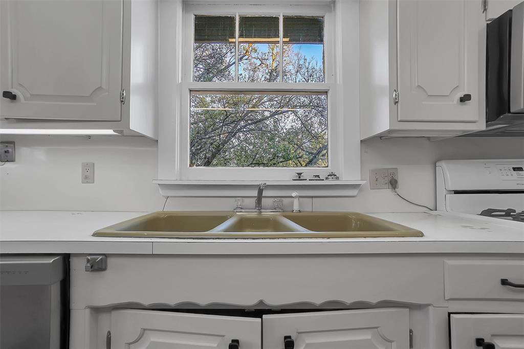 603 N College Street Property Photo 12