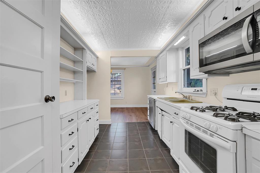 603 N College Street Property Photo 14
