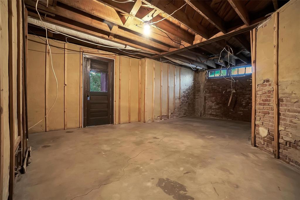 603 N College Street Property Photo 36