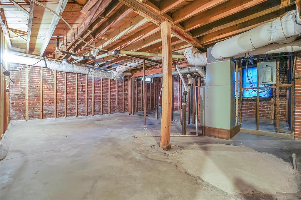 603 N College Street Property Photo 38
