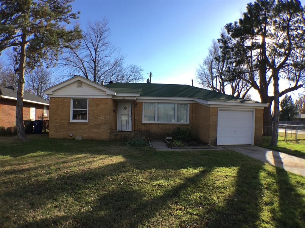 1624 Oxford Way Property Photo 2