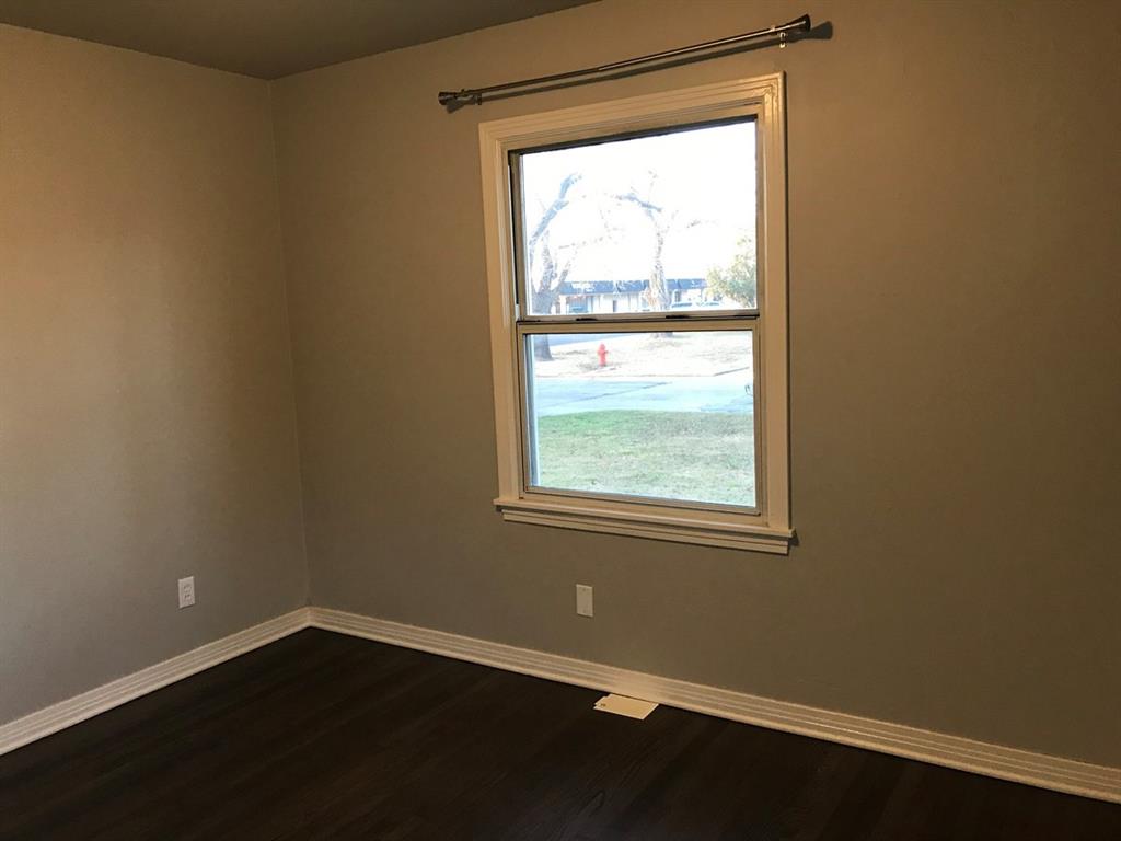 1624 Oxford Way Property Photo 10