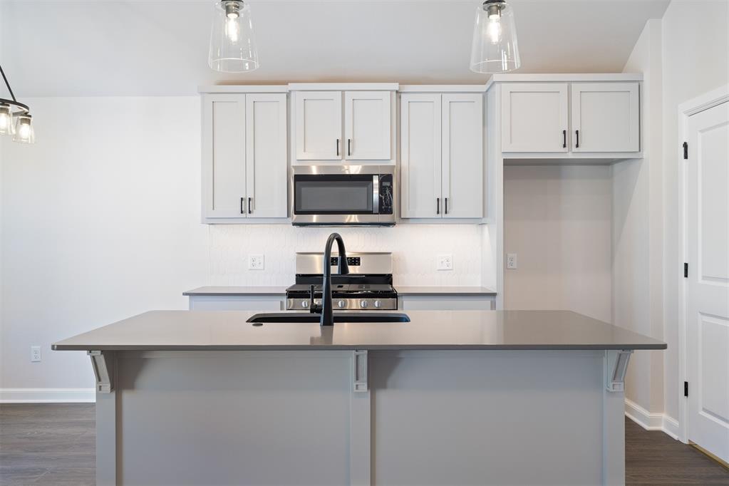 318 Park Lane Property Photo 8