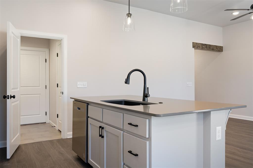 318 Park Lane Property Photo 13