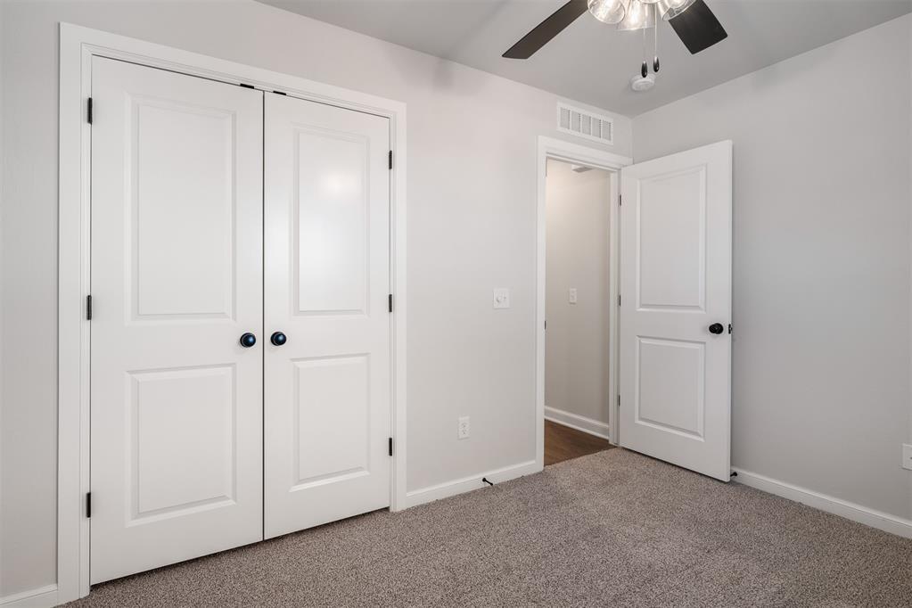 318 Park Lane Property Photo 18