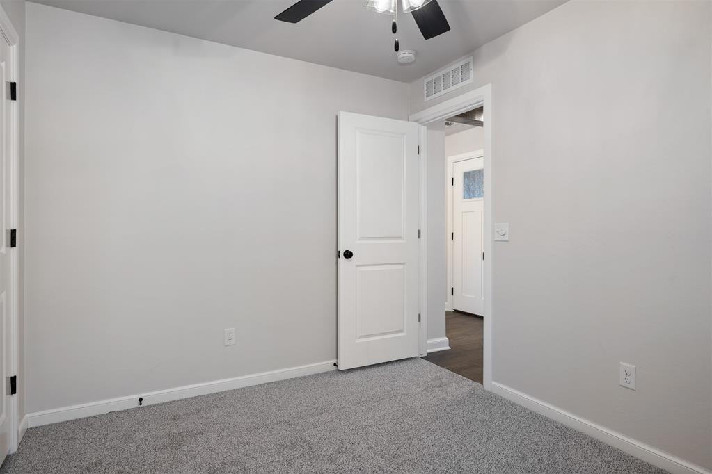 318 Park Lane Property Photo 23