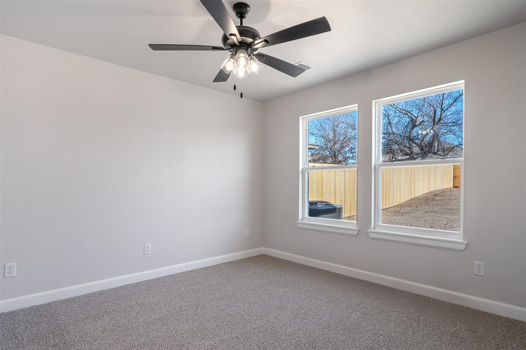 318 Park Lane Property Photo 24