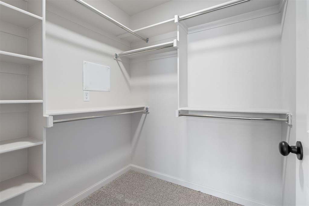 318 Park Lane Property Photo 31