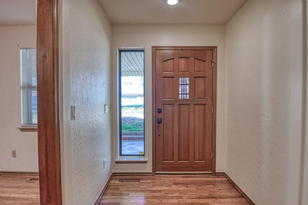 4020 Hughes Circle Property Photo 8