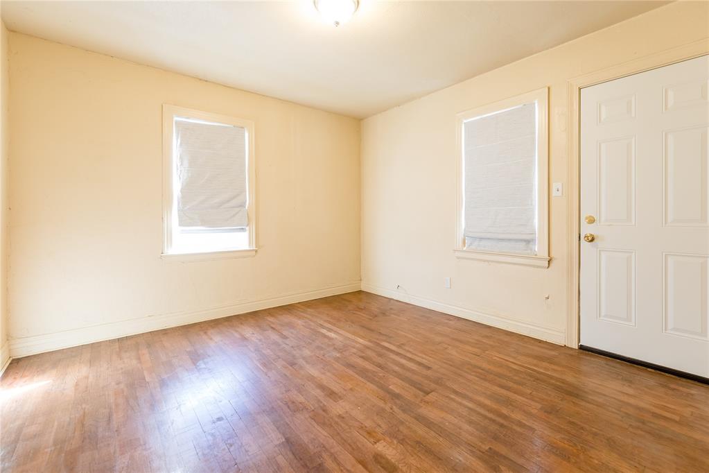 414 W 8th Street Property Photo 6