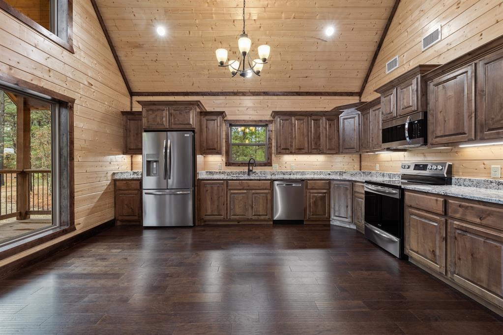 28 Xtreme Lane Property Photo 10