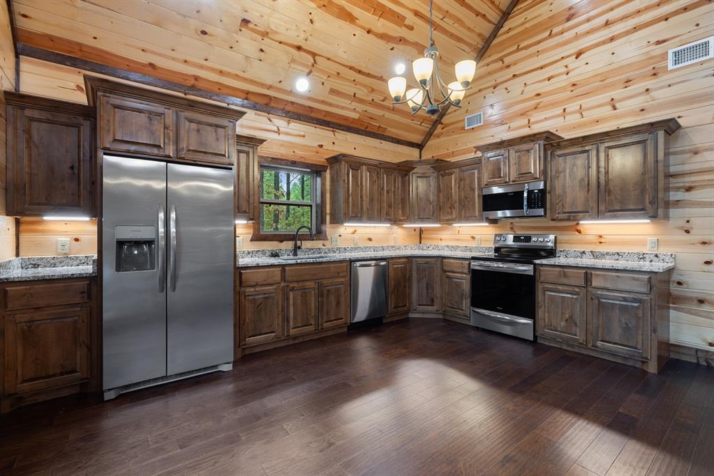 111 Xtreme Lane Property Photo 10
