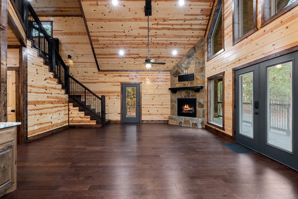111 Xtreme Lane Property Photo 11