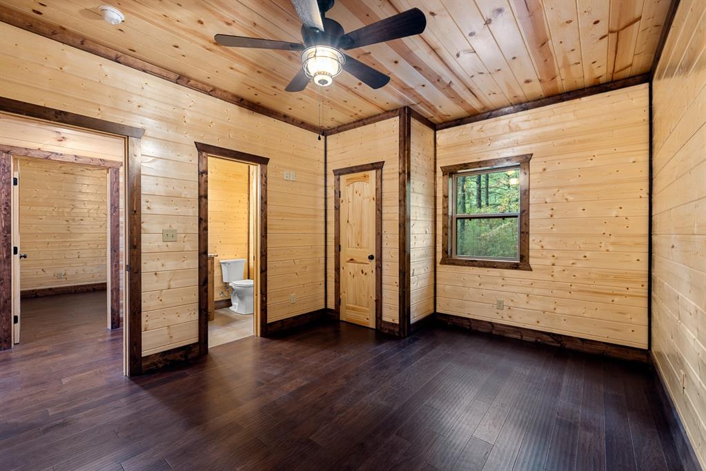 111 Xtreme Lane Property Photo 15