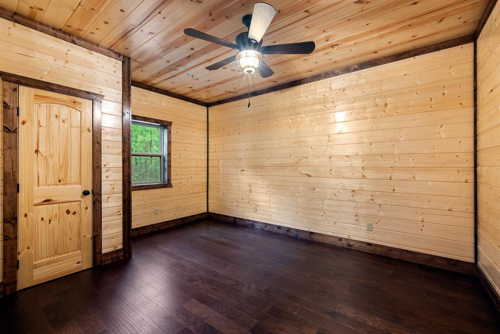 111 Xtreme Lane Property Photo 16