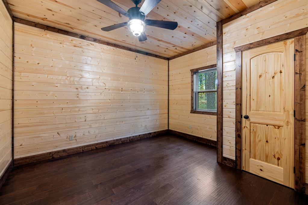 111 Xtreme Lane Property Photo 18