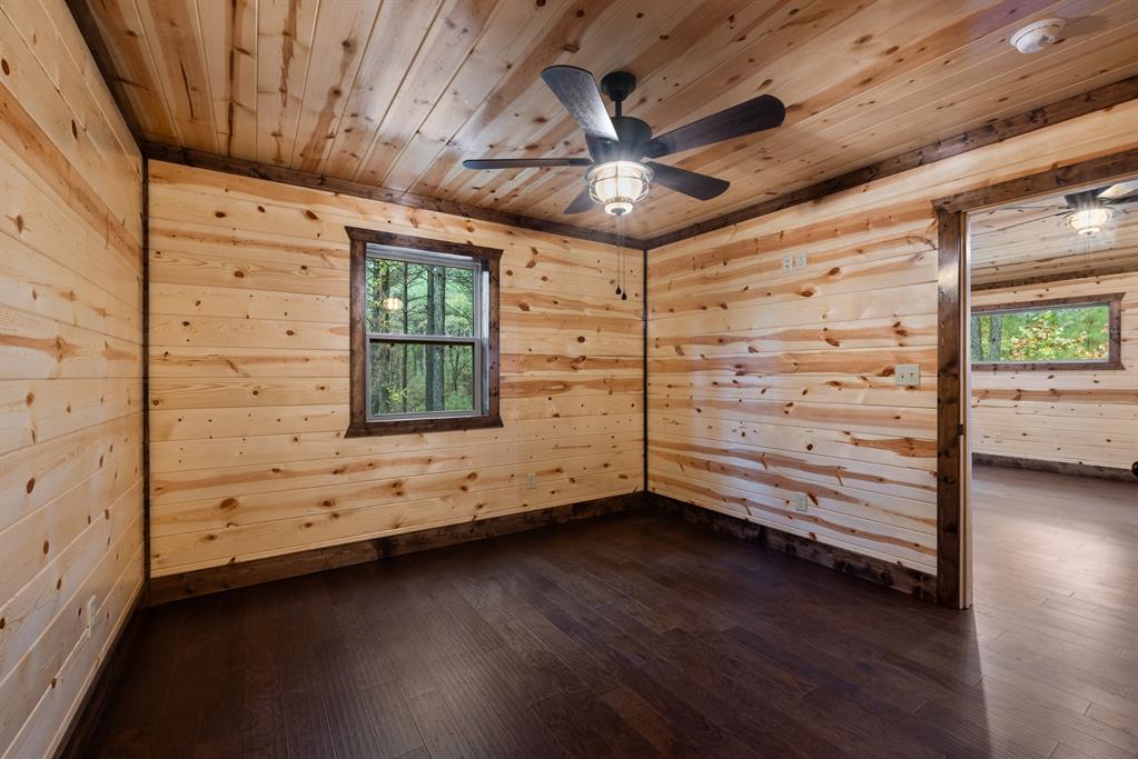 111 Xtreme Lane Property Photo 23