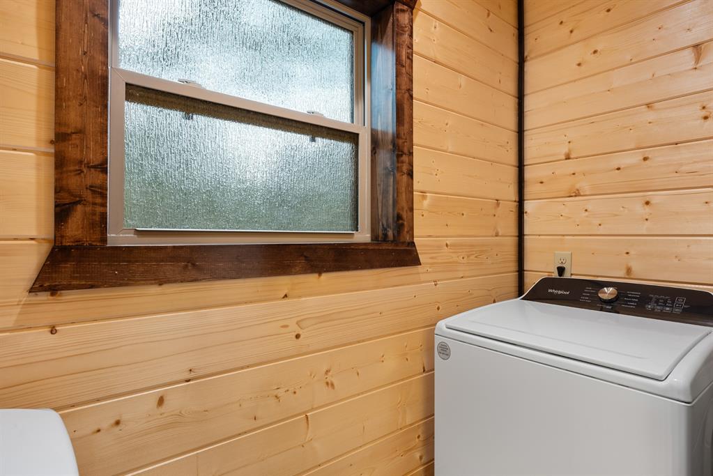 111 Xtreme Lane Property Photo 25