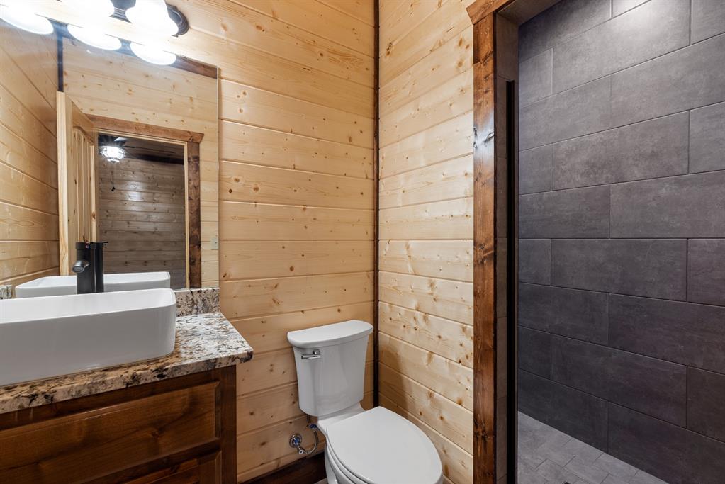 111 Xtreme Lane Property Photo 26