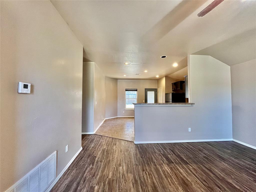 1906 Bradford Cir Property Photo 4