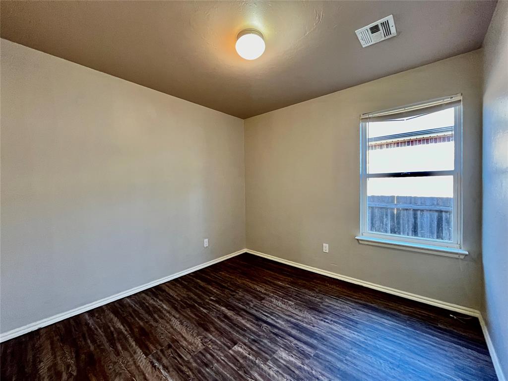 1906 Bradford Cir Property Photo 10