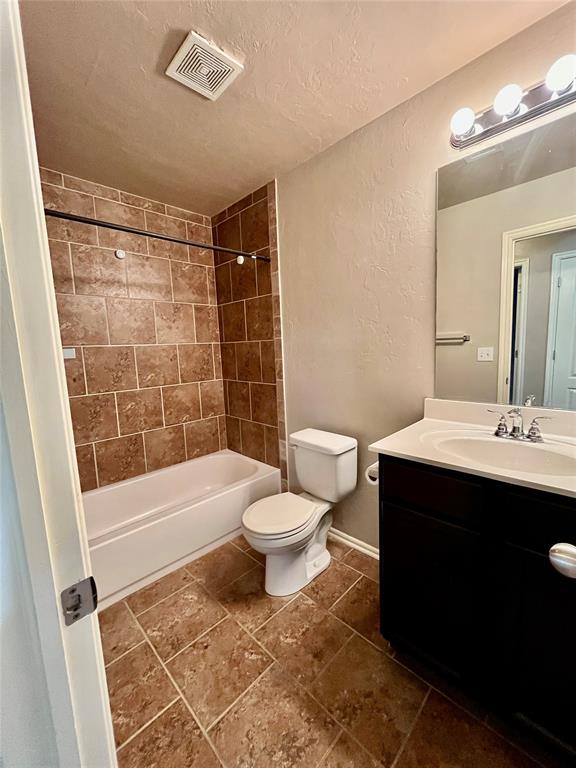 1906 Bradford Cir Property Photo 11