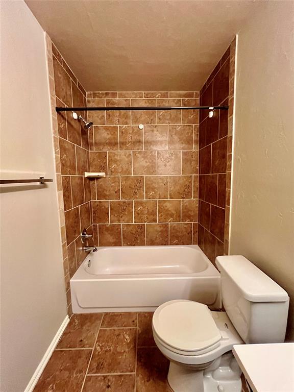 1906 Bradford Cir Property Photo 12