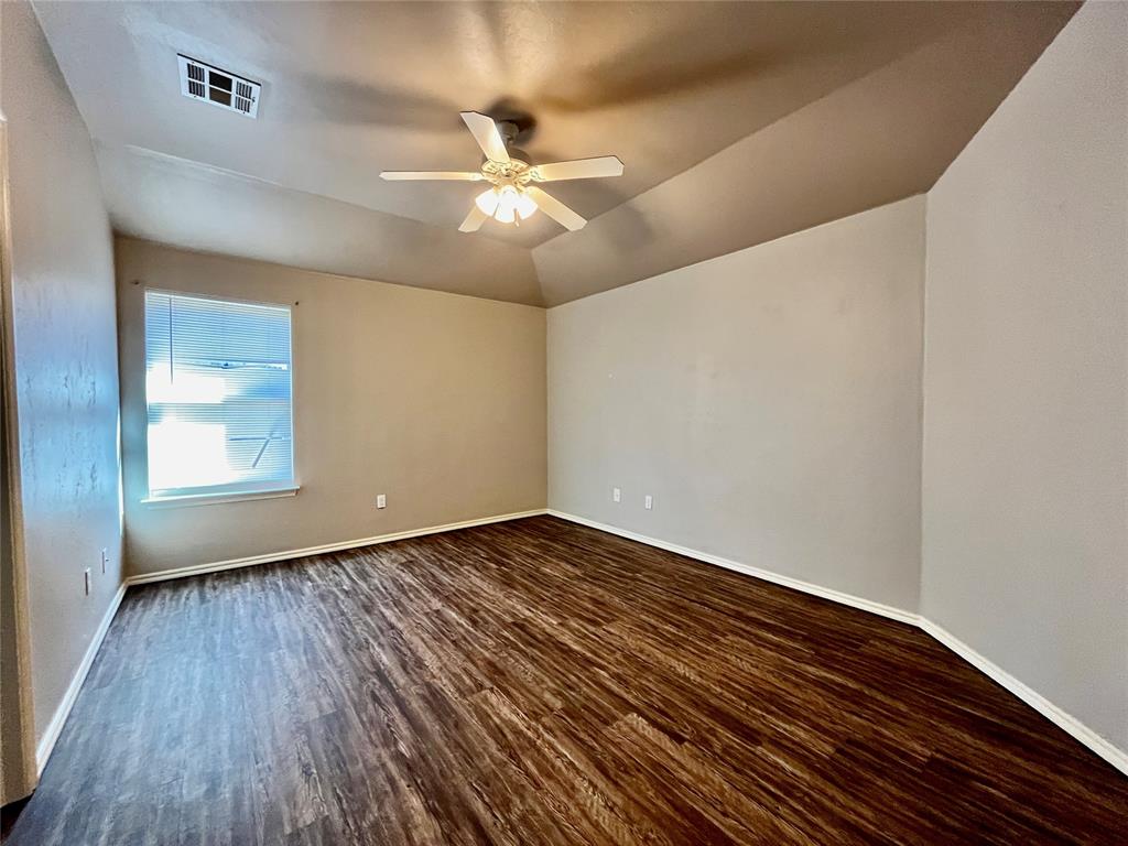 1906 Bradford Cir Property Photo 14