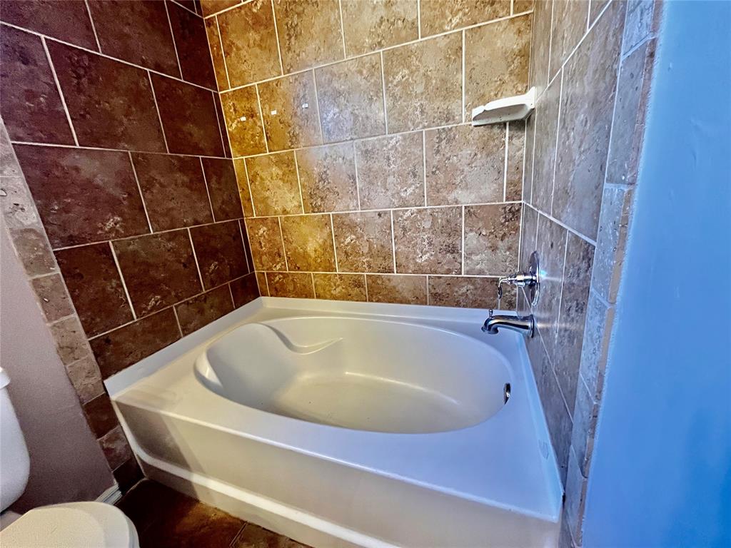 1906 Bradford Cir Property Photo 18
