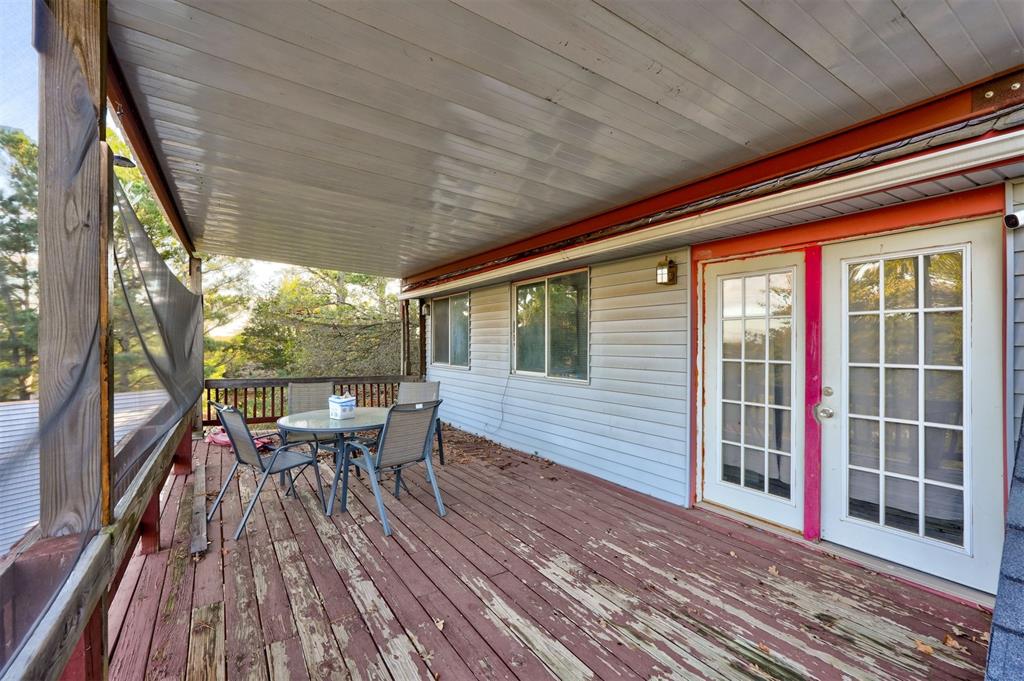 3601 Oakbriar Drive Property Photo 5
