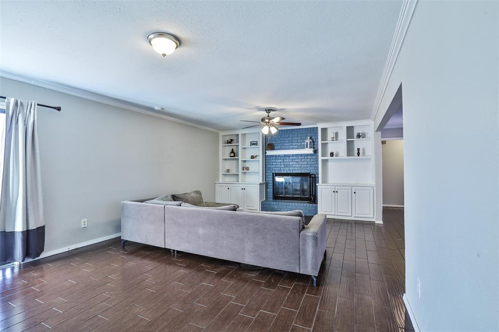 2727 S Charles Drive Property Photo 5