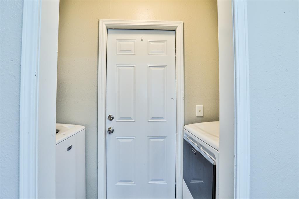 2727 S Charles Drive Property Photo 13