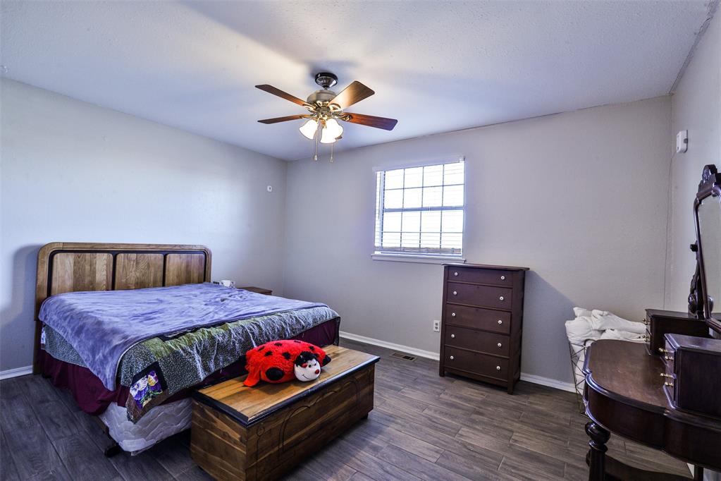 2727 S Charles Drive Property Photo 16